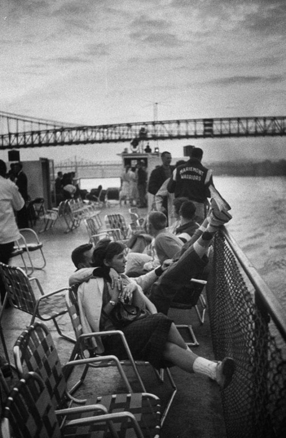The classes of 58 & 59 on the Ohio River (PHOTO BY MILLER).