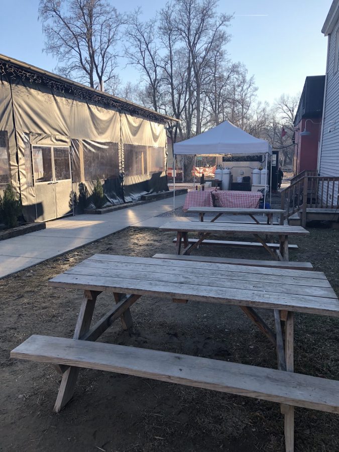 Heated tent on the far left that Elis Barbecue has set up for Cincinnatis cold weather (PHOTO BY COATES).